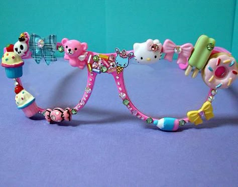 It's like someone looked inside my brain and put what they saw on the cutest glasses I have ever seen! I NEED THESE ASAP! Decorated Glasses Frames, Junk Glasses, Decora Harajuku, Custom Glasses, 2000s Clothes, Yokai Watch, Like Someone, Cute Little Things, My Brain