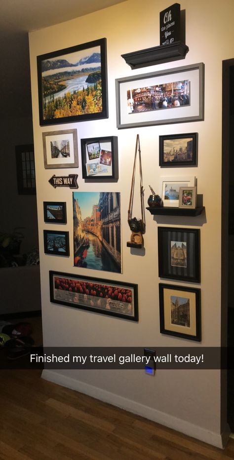 Travel gallery wall.   I like the black frame in the middle with the pictures in it cattywapus.   A definite can do. Travel Room Decor, Picture Display Wall, Travel Photo Wall, Travel Gallery Wall, Travel Room, Travel Wall Decor, Photo Wall Gallery, Travel Keepsakes, Living Modern