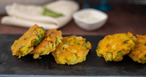 Keto Fried Okra Fritters - Keto & Low Carb Vegetarian Recipes Keto Fried Okra, Keto Okra, Keto Baguette, Okra Patties Recipe, Okra Patties, Okra Fritters, Okra Health Benefits, Baked Okra, Lupin Flour