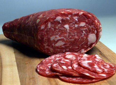 stuff.salami Citterio Italian Style Salame with Prosciutto How To Make Salami, Cured Meat Recipes, Salami Recipes, Sausage Making Recipes, Italian Salami, Pork Cheeks, Sausage Making, Lean Pork, Vegan Kids