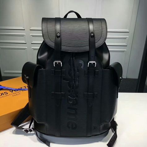 Louis Vuitton Mens Bag, Mens Designer Backpacks, Backpack Luxury, Supreme Backpack, Prada Backpack, Louis Vuitton Supreme, Keepall 45, Luxury Backpack, Designer Backpack