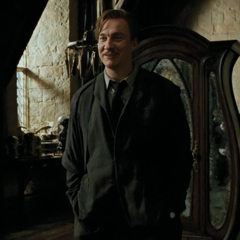 Remus Lupin Icons, Remus Lupin Moony, Remus Lupin Aesthetic, Lupin Harry Potter, All The Young Dudes, Harry Potter Films, Remus Lupin, Harry Potter Marauders, Harry Potter Love