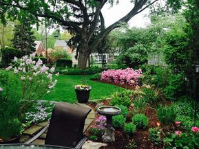 Make Curves out of Pie - FineGardening Ideas Notes, Backyard Layout, Grosse Pointe, Ideas For The Garden, Fine Gardening, Outside Living, Go Outdoors, Plant Combinations, First House