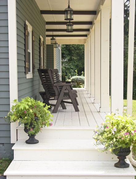 Pretty porch Front Porch Side Steps, Porch With Side Steps, Front Porch With Side Steps, Side Porch Ideas, Farm Porch, Farmers Porch, Wood Porch, Porch Paint, Cottage Porch