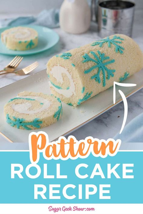 Swissroll Christmas, Pattern Roll Cake, Roll Cake Design, Decorated Cake Roll, Rolled Cakes, Christmas Cake Roll, Geek Recipes, Jordan Birthday, Roll Cake Recipe