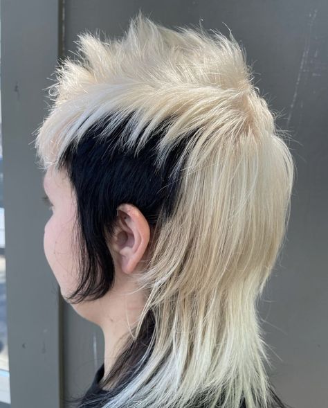 Mullet Dyed Tips, Mullet With Blonde Underneath, Two Toned Mullet, 2 Tone Mullet, Dyed Tips Mullet, Mullet Bleached Underneath, Cool Mullets, Toned Hair, Two Toned Hair