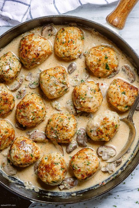 Creamy Mushrooms Turkey Meatballs Recipes - #turkey #meatballs #recipe #eatwell101 - Mushroom turkey meatballs are seared and simmered in a rich and delicious mushroom sauce. - #recipe by #eatwell101® Turkey Spinach Meatballs, Turkey Meatball Soup, Turkey Meatballs Recipe, Keto Turkey, Mushroom Meatballs, Food Savoury, Ground Turkey Meatballs, Meatballs Recipes, Carb Dishes