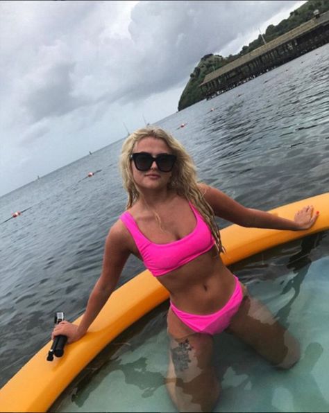 Beach babe: Lucy Fallon flaunted her washboard abs and floral leg tattoo in a flirty pink ... Coronation Street Cast, Lucy Fallon, Juicy Lucy, Street Girl, Instagram Snap, Leg Tattoo, Coronation Street, Not Happy, Beach Swimwear