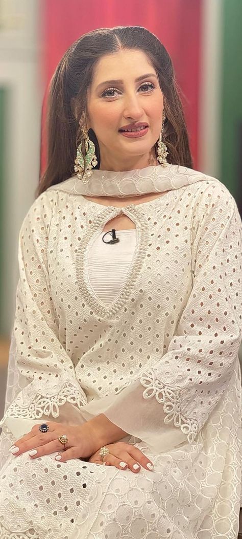 Lace Salwar Design, Chicken Design Kurti, Chicken Dresses Designs, White Chicken Kari Kurta Design, Suits Neck Design Latest, White Lace Suit Design, Chicken Kurti Designs Latest Cotton, Chicken Fabric Kurtis, Chicken Dress Design Pakistani