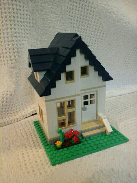 Cute  lego  houses Lego Cottage, Cute Lego, Lego Crafts, Lego Houses, Lego House Ideas, Lego Lovers, Lego Craft, Lego Creative, Lego Builder