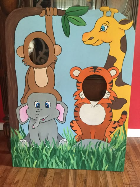 Zoo Halloween Decorations, Animal Pinata Diy, Jungle Theme Birthday Party Outdoor, Lion King Birthday Party Ideas Decoration Jungle Theme, Zoo Animal Party Ideas, Jungle Theme Photo Booth, Zoo Party Decorations, Jungle Theme Diy, Diy Jungle Theme Decorations