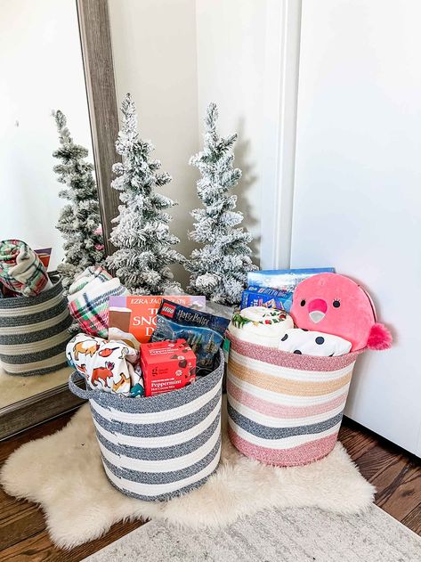 Cheap Santa Gifts For Kids, Christmas Basket Ideas For Kids, Kids Gift Baskets For Christmas, Christmas Basket Gift Ideas Kids, Kids Christmas Gift Baskets, Kids Christmas Present Ideas, Kid Gift Basket Ideas, Christmas Basket For Kids, Kids Christmas Basket Ideas