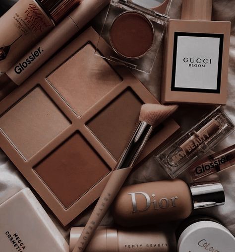 Academia Makeup, Paradise Aesthetic, Mecca Cosmetica, Dior Cosmetics, Kkw Beauty, Brown Makeup, Makeup Aesthetic, Dior Beauty, Classy Aesthetic