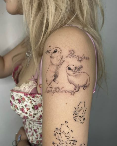 Hase Tattoos, Cute Tats, Bunny Tattoos, 4 Tattoo, Fairy Tattoo, Dainty Tattoos, Dream Tattoos, Skin Art, Piercing Tattoo