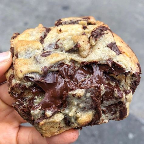 High Quality Pictures, Food Babe, Food Therapy, Chocolate Chunk, Yummy Comfort Food, Easy Baking Recipes Desserts, Sweet Snacks Recipes, Sweet Food, Delicious Snacks Recipes