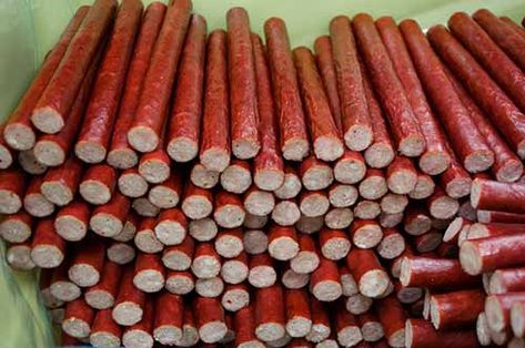 Venison Snack Stick Recipe, Beef Snack Stick Recipe, Beef Sticks Recipe, Venison Snack Sticks, Snack Stick Recipe, Pepperoni Sticks, Cured Meat Recipes, Homemade Sausage Recipes, Sausage Seasoning