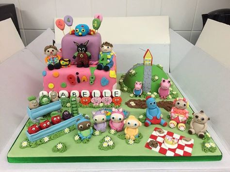 CBeebies wonderland kid's birthday cake! Full of all your little one's faves. Cbeebies Birthday Cake, Cbeebies Party, Cbeebies Characters, Cbeebies Cake, Summer Birthday Cake, Bing Bunny, Twin Birthday Cakes, Cakes Fondant, Birthday Card Ideas