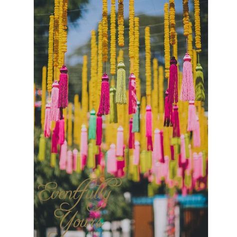 Eventfully Yours by Jasneet (@eventfullyyoursdesigns) • Instagram photos and videos Mehendi Decor Ideas, Haldi Decor, Marriage Decoration, Mehndi Decor, Beautiful Wedding Decorations, Wedding Stage Decorations, Diy Hanging, Stage Decorations, Indian Wedding Decorations