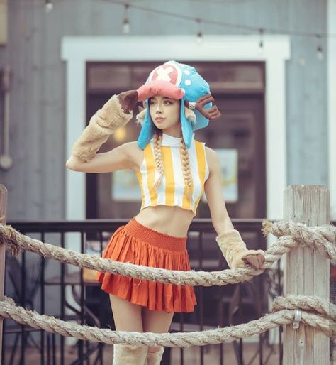 Chopper Cosplay, One Piece Chopper, Pretty Halloween Costumes, One Piece Cosplay, One Piece Crew, Universal Language, Anime Inspired Outfits, Cosplay Characters, Amazing Cosplay