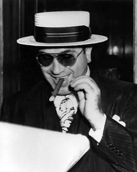 Al Capone Real Gangster, Mafia Gangster, Chicago Outfit, Mafia Families, Wise Guys, Al Capone, Sons Of Anarchy, The Godfather, Cigars