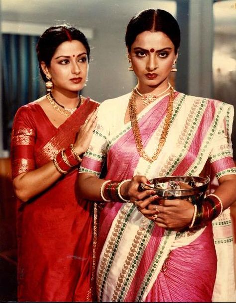 Bollywood Rekha Saree, Rekha Actress, Bollywood Retro, Retro Bollywood, Bollywood Cinema, Vintage Bollywood, Shah Rukh Khan, Indian Attire, Bollywood Actors