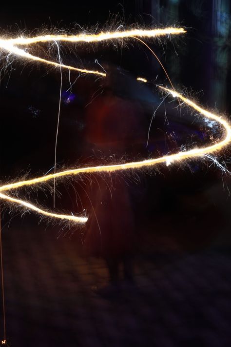 Long exposure sparklers photoshoot. Diwali 2019 Birthday Sparklers Photography, Sparklers Photoshoot, Sparklers Photography, Birthday Sparklers, Sparkler Photography, College Projects, Photography Inspiration Portrait, Self Portrait Photography, Creative Lighting