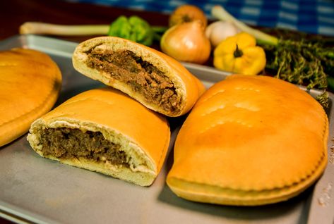 Jamaican Coco Bread Recipe, Jamaican Coco Bread, Coco Bread Recipe, Coco Bread, Beef Patties Recipes, Belize Food, Jamaican Beef Patties, Jamaican Patty, American Dinner