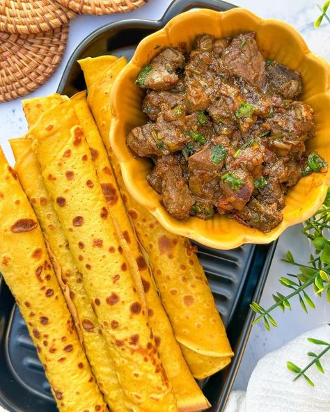 Chapati Aesthetic, Family Gathering Food, Kenyan Food, Tasty Recipes Videos, Food Babe, Healthy Food Dishes, Healthy Homemade Recipes, Warm Food, Chapati