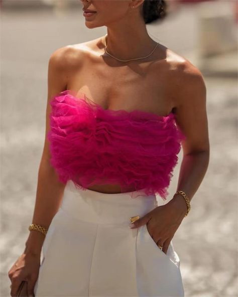 Pink Top Outfit, Hot Pink Outfit, Tulle Top, Silk Tulle, Looks Party, Ruffle Crop Top, Top Outfit, Cropped Tube Top, Pink Outfits