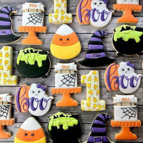 Halloween 1st Birthday Cookies, Halloween First Birthday Cookies, Candy Corn Cookies Decorated, Spooky One Birthday Cookies, Fourever Spooky Birthday, Cookie Cake Decorating Ideas Halloween, Spooky Birthday Cookies, Happy Booday Cookies, Halloween Birthday Cookies