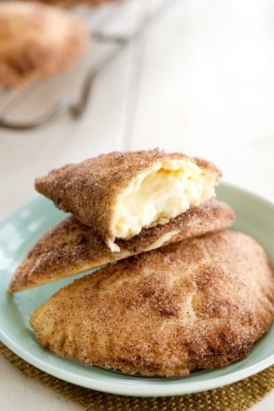 Hand Pie Desserts, Fried Peach Cobbler Hand Pies, Sopapilla Cheesecake Cookies, Sopapilla Cookies, Mini Sopapilla Cheesecake, Hand Pie Ideas, Desert Empanadas Recipe, Baked Chocolate Hand Pies Recipes, Chocolate Hand Pies Recipes