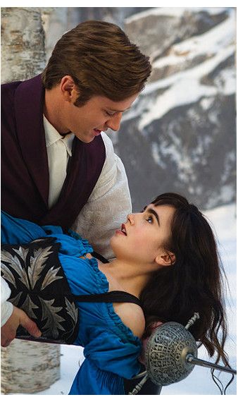 I don't know why....but I think Mirror, Mirror is such a romantic movie Snow White Movie, Titanic Movie, Armie Hammer, Septième Art, Moon Dust, Movie Couples, Movie Costumes, Julia Roberts, Lily Collins