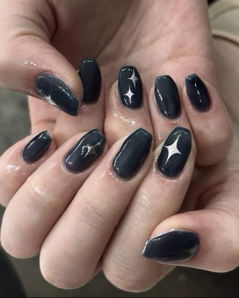 zodiac academy by caroline peckham and susanne valenti Caroline Nails, Caroline Peckham, Zodiac Academy, Nails, Quick Saves