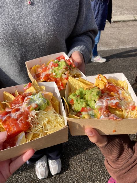 loaded nachos food aesthetic mexican Loaded Nachos Aesthetic, Street Nachos, Nachos Aesthetic, Mexican Nachos, Loaded Nachos, Food Photoshoot, Coffee Photos, Movie Nights, Creative Branding