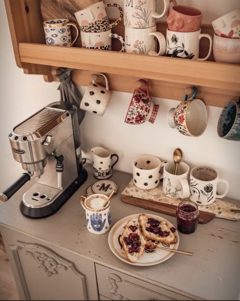 Hygge Coffee, Boho Kitchen Ideas, Coffee Cabinet, Coffee Nook, Romantic Room, Coffee Bar Home, Kitchen Pantry Design, Cottage Kitchens, Coffee Corner