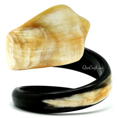 Horn Bangle Bracelet  Q10439 by quecraft on Etsy Horn Jewelry, Modern Mom, Jewelry Boards, Dope Jewelry, Classy Jewelry, Chic Accessories, Stylish Gifts, Bead Jewellery, Jewelry Inspo