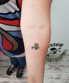 Man Tattoo Ideas, Tattoo Ideas For Woman, Minion Tattoo, Tattoo Line Art, Small Lion Tattoo, Sketches Tattoo, Line Art Minimal, Toe Tattoos, Fashion Tattoos