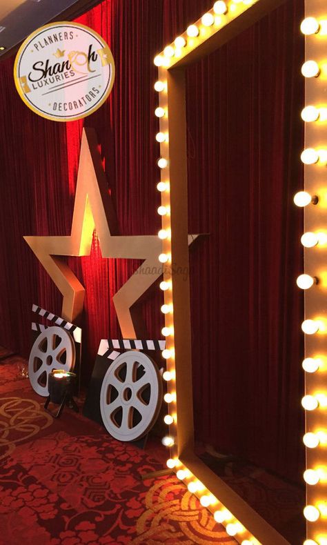 Vintage Hollywood Prom, Hollywood Red Carpet Theme, Bollywood Party Decorations, Hollywood Decorations, Red Carpet Theme Party, Old Hollywood Party, Bollywood Theme Party, Hollywood Birthday Parties, Red Carpet Theme