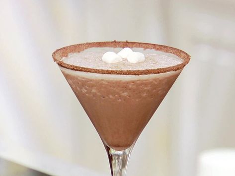 frozen hot chocolate martini- just when i thought chocolate martinis couldn't get any better! Hot Chocolate Martini, Frozen Hot Chocolate Martini, Chocolate Martini Recipe, Martini Ingredients, Purple Cocktails, Chocolate Martini, Frozen Hot Chocolate, Sandra Lee, Frozen Chocolate