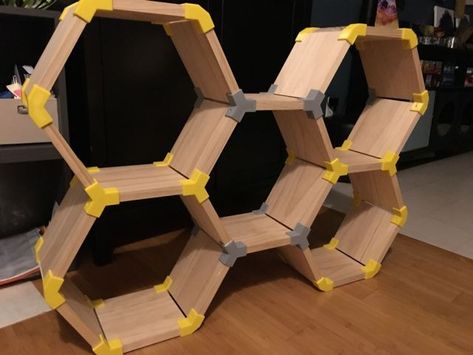 3D Printed hexagon shelving system Cheap Storage Shelves, Hexagon Shelf, 3d Printing Toys, Printer Storage, 3d Tiskárna, Bookcase Door, Diy Furniture Decor, Hexagon Shelves, Cheap Storage