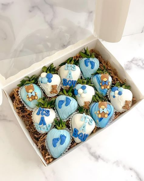 Chocolate Covered Strawberries Baby Boy, Baby Shower Chocolate Covered Strawberry, Baby Shower Strawberries, Baby Shower Treats Boy, Blue Chocolate Covered Strawberries, Dipped Desserts, Strawberries Ideas, White Chocolate Covered Strawberries, Boy Baby Shower Food