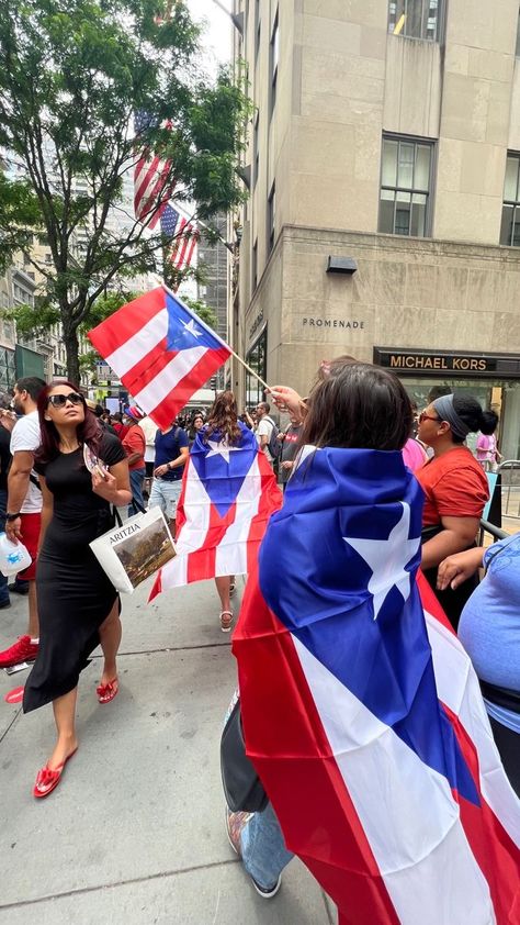 Dominican Wallpaper, Puerto Rican Wallpaper, Boricua Aesthetic, Puerto Rican Aesthetic, Dominican Parade, Puerto Rico Clothing, Puerto Rico Aesthetic, Puerto Rican Parade, White Latina