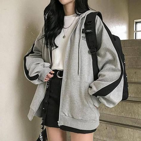 Oversized Jacket Outfit, Oversized Hoodie Outfit, Oversized Aesthetic, Jacket Outfit Women, Fashion Terms, Heavy Jacket, Y2k Jacket, Cute Jackets, Hoodie Outfit