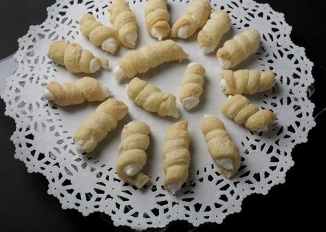 Clothespin cookies Clothespin Cookies, Cream Horn, Cream Horns, Cookie Table, Puff Pastry Dough, Wooden Clothespins, Frozen Puff Pastry, Marshmallow Creme, Xmas Cookies