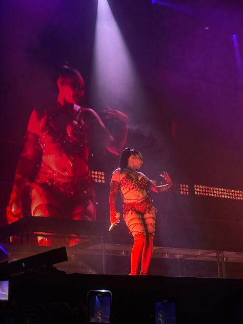 Kali Uchis Red Outfit, Concert Kali Uchis, Kali Uchis Singing, Kali Uchis Performing, Kali Uchis Concert Outfit, Kali Uchis Concert, Mother Kali, Kali Uchis, Red Moon