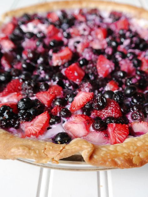 Berries & Cream Pie - Easy Berry Cream Pie, Easy Cream Pie, Pie Easy, Cream Pie Recipes, Easy Pie, Patriotic Holidays, Food Pin, Delicious Fruit, Pie Recipe