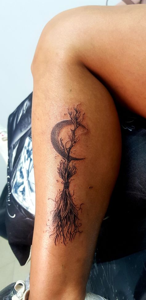 Simple Witch Broom Tattoo, Witch Broom Tattoo, Broom Tattoo, Crystals Tattoo, Flying Broom, Crystal Tattoo, Tattoo Leg, Witch Tattoo, Witch Broom