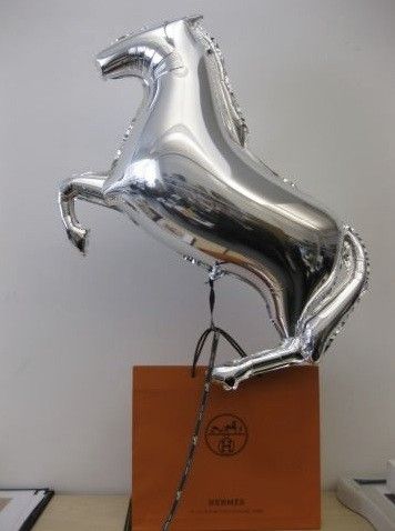 Hermès Balloon Shiny Horse, Horse Balloons, Birthday Inspiration, Another Magazine, Another Love, Art And Culture, Foil Balloons, Decorative Bells, Culture Art