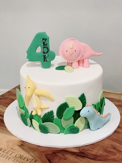 Dinosaurs Cake, Third Birthday Girl, Dinosaurs Birthday, Dino Theme, Dino Cake, Dinosaur Birthday Cakes, Cake Kids, Girls Birthday Party Themes, Dino Birthday Party