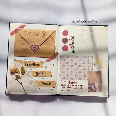 Empty Notebook Ideas Aesthetic Pics, Journal Front Cover Ideas, Book Gift Basket, Diy Eid Decorations, Aesthetic Diary, Journals Ideas, Empty Notebook, Handmade Candles Diy, Aesthetic Journaling